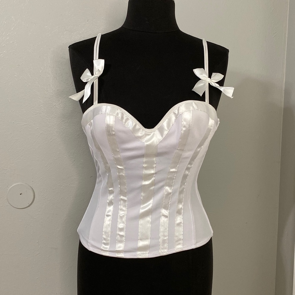 HotTopic  white corset